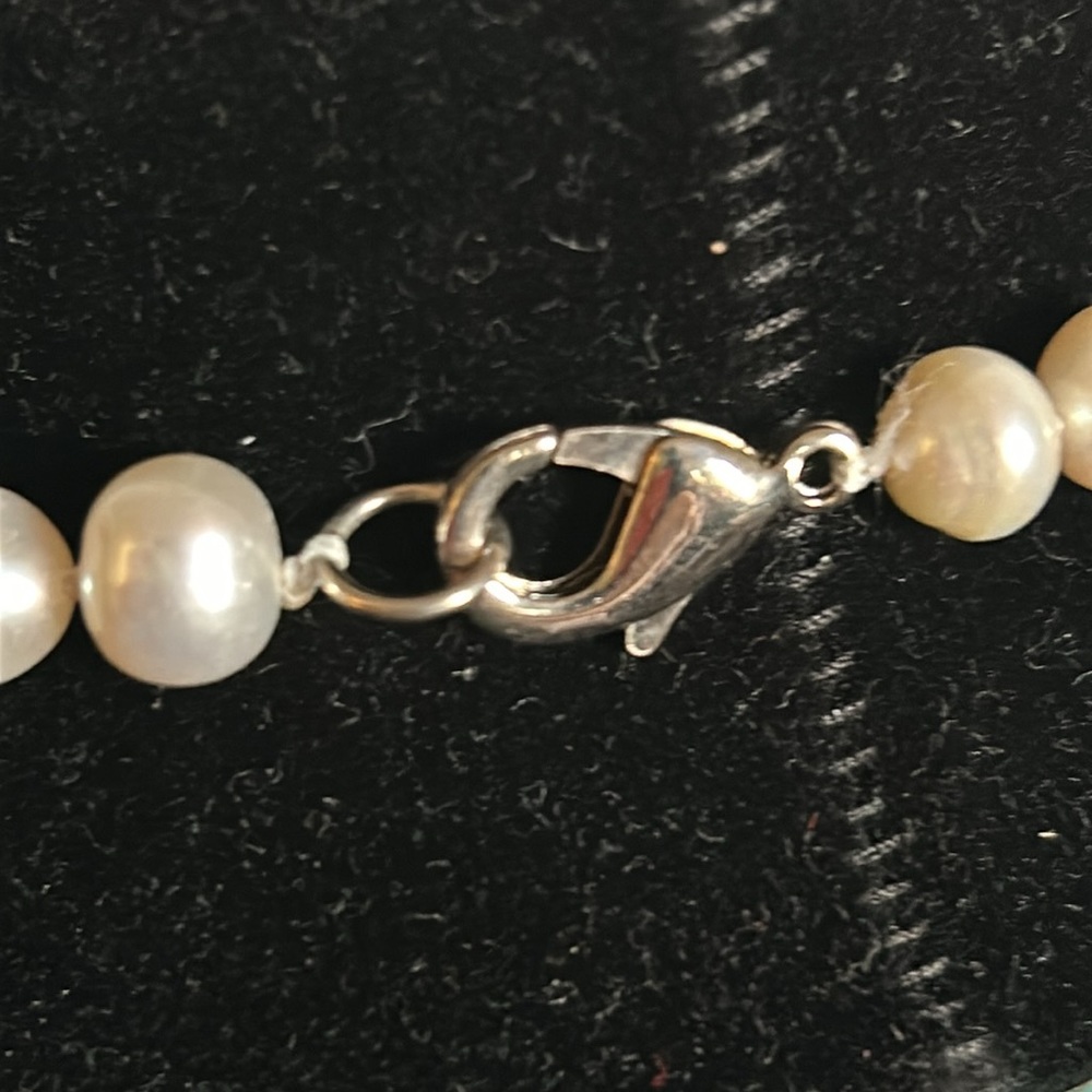 Classically Elegant Cultured Freshwater White Luster Pearl 18” Strand Necklace - Picture 4 of 5